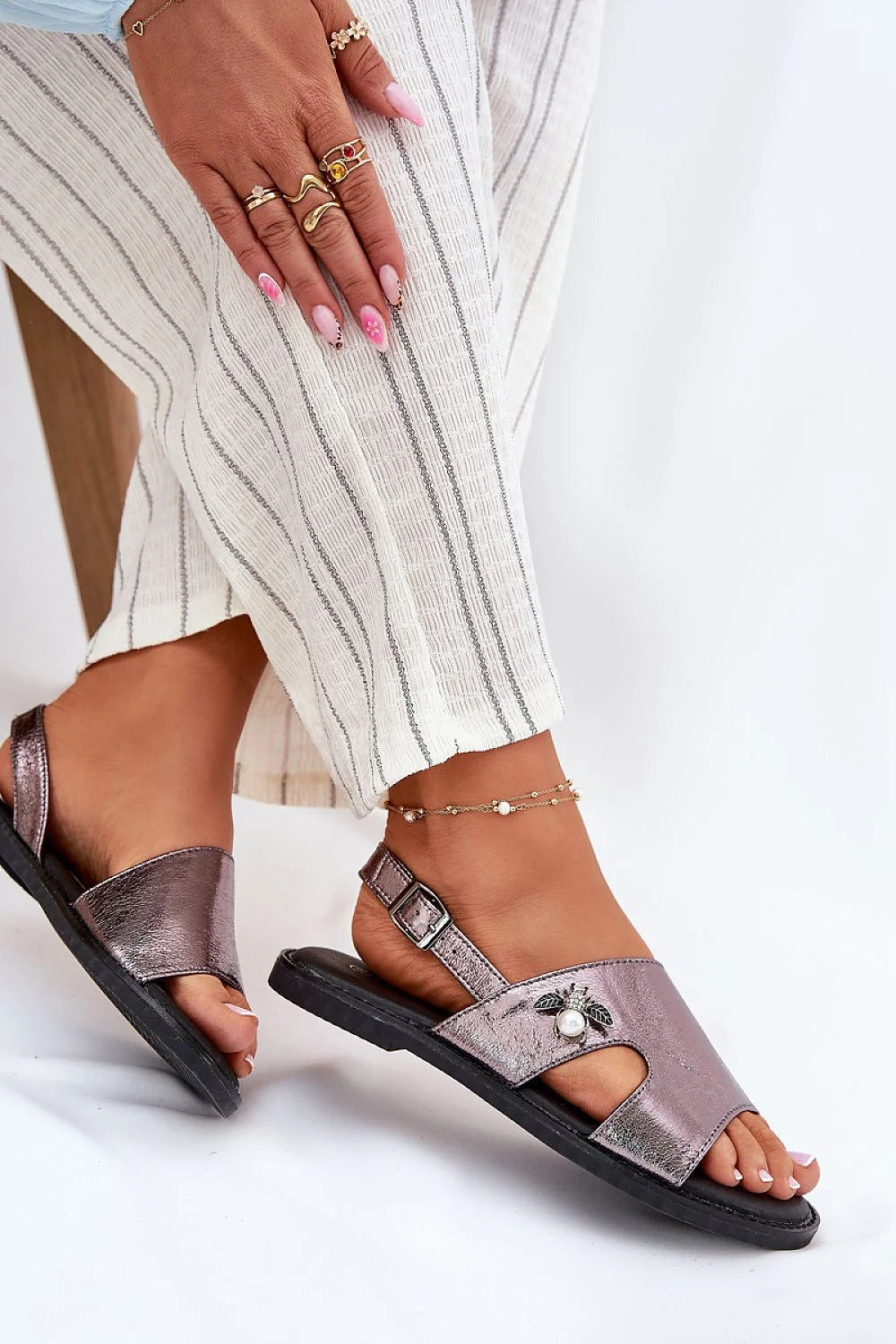 Sandales Vinceza style métallisé bronze détails feuilles perles bride ajustable semelle épaisse confort femmes