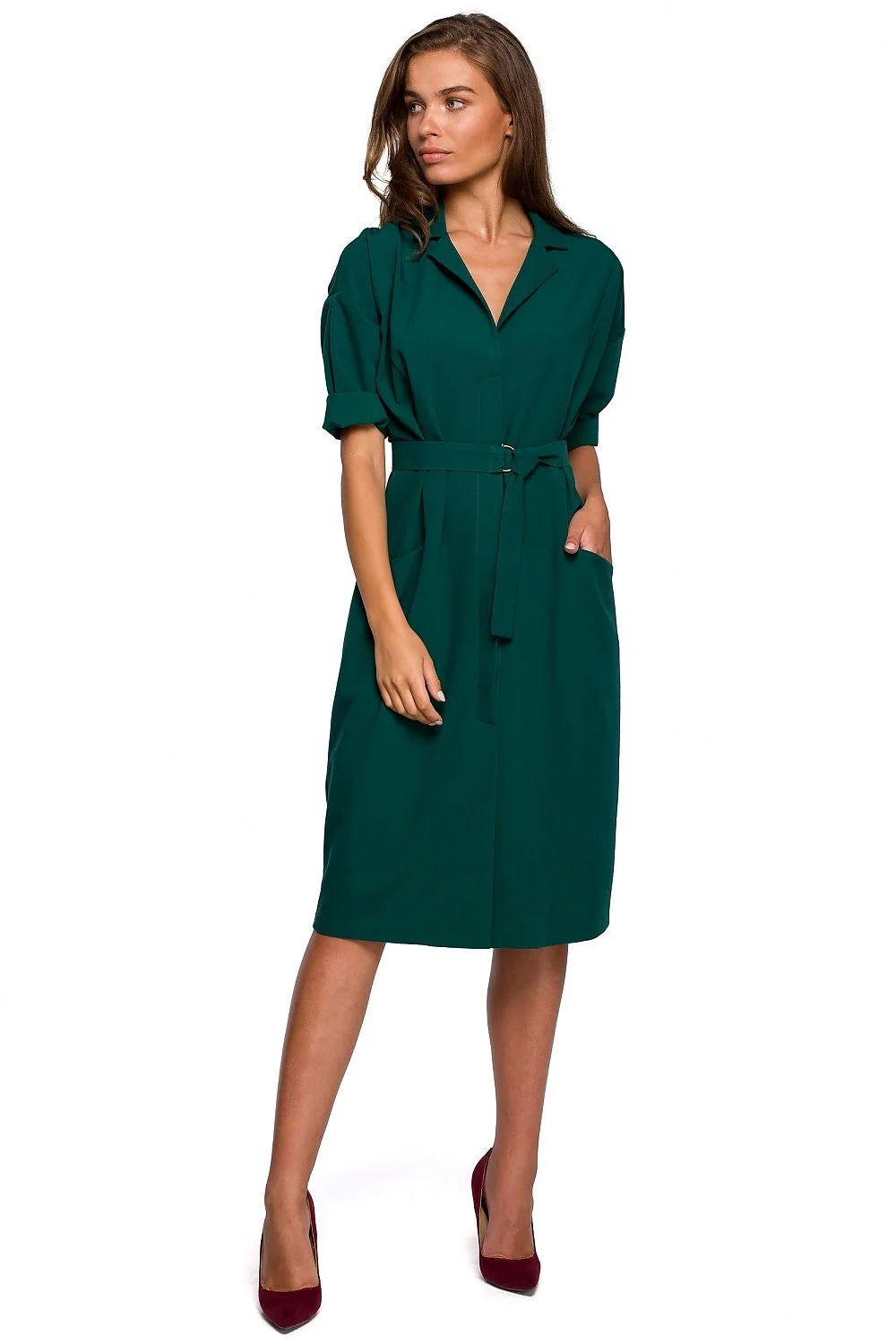 robe chemise noire mi longue fluide crêpe col encolure V manches retroussées ceinture anneau métallique poches latérales ajustable