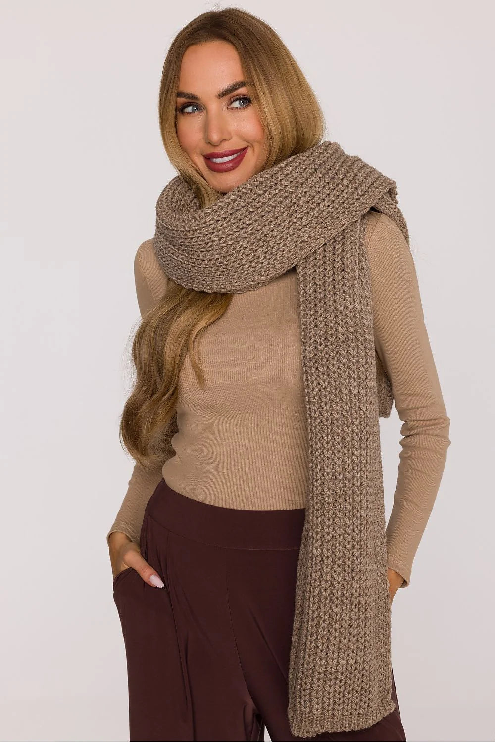 châle long oversize femme grosse maille tricotée taupe beige cosy enveloppant côtelée épaisse douce acrylique nylon large casualchic