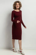 Robe midi ajustée manches longues encolure bateau maille douce extensible coton polyester certifiée oeko tex bordeaux minimaliste décontractée chic