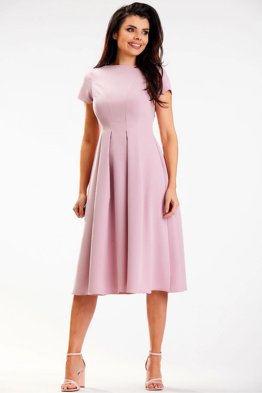 robe jour élégante AWAMA manches courtes rose poudré ajustée taille marquée jupe évasée plis mi mollet tissu fluide extensible