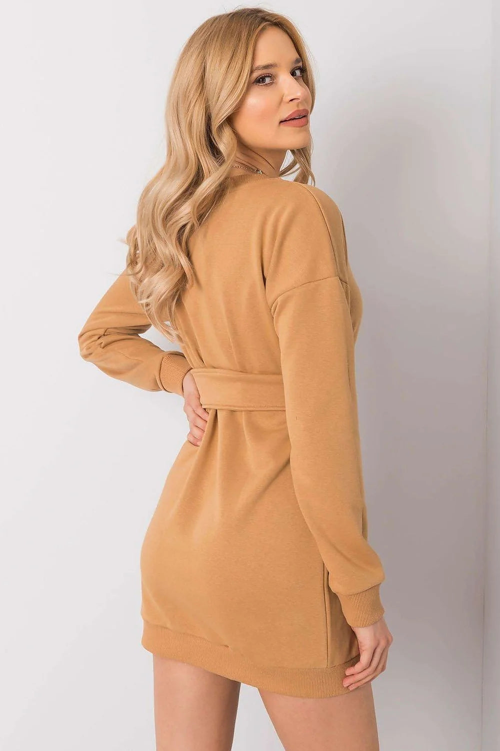 Robe de jour en coton gris, ceinture ajustable, manches longues, encolure ronde, coupe cintrée, longueur mi-cuisse, femmes
