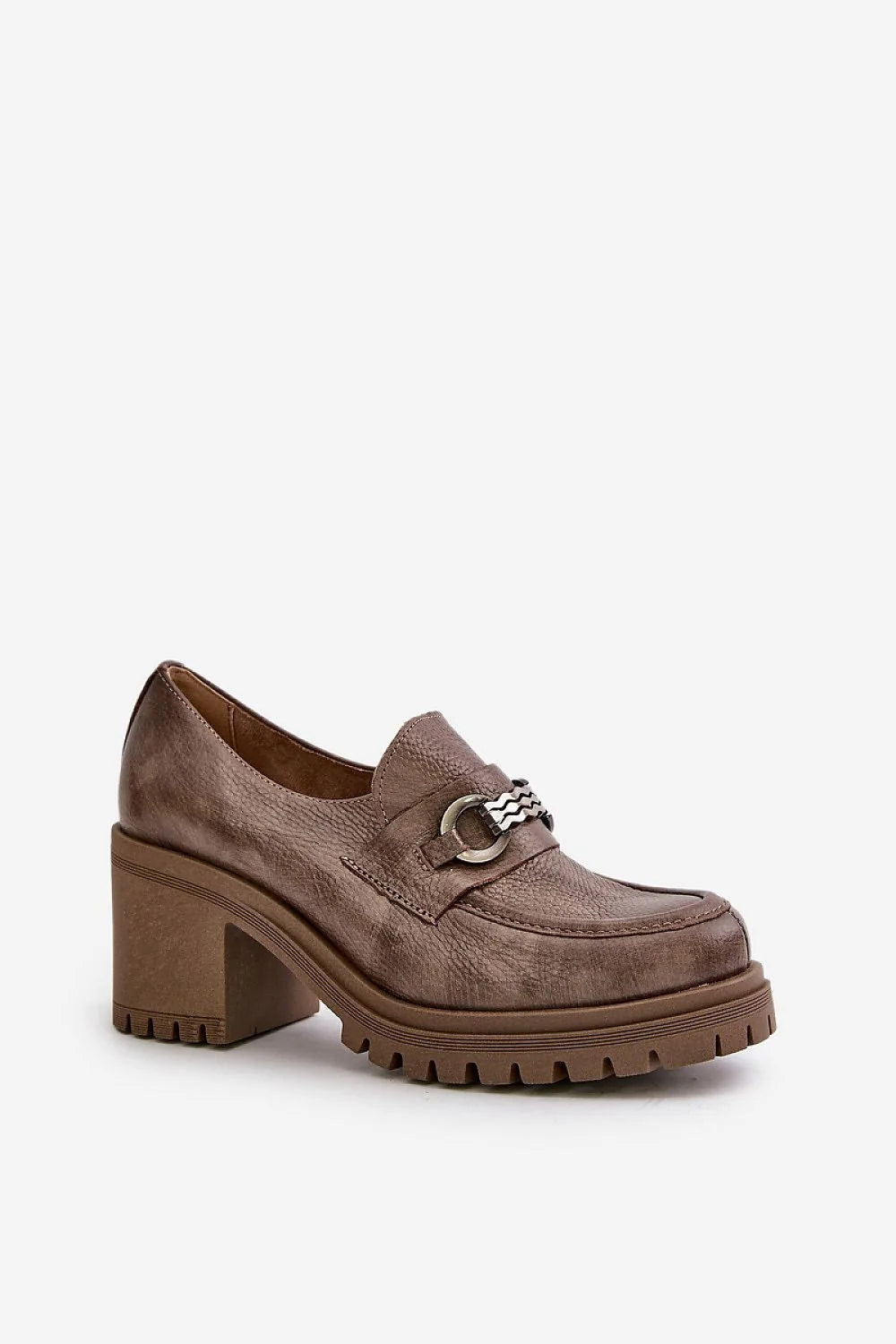 chaussures basses talons carrés marron taupe cuir naturel mocassin contrefort renforcé femme confort élégance stabilité plateforme crantée ornement doré tressé