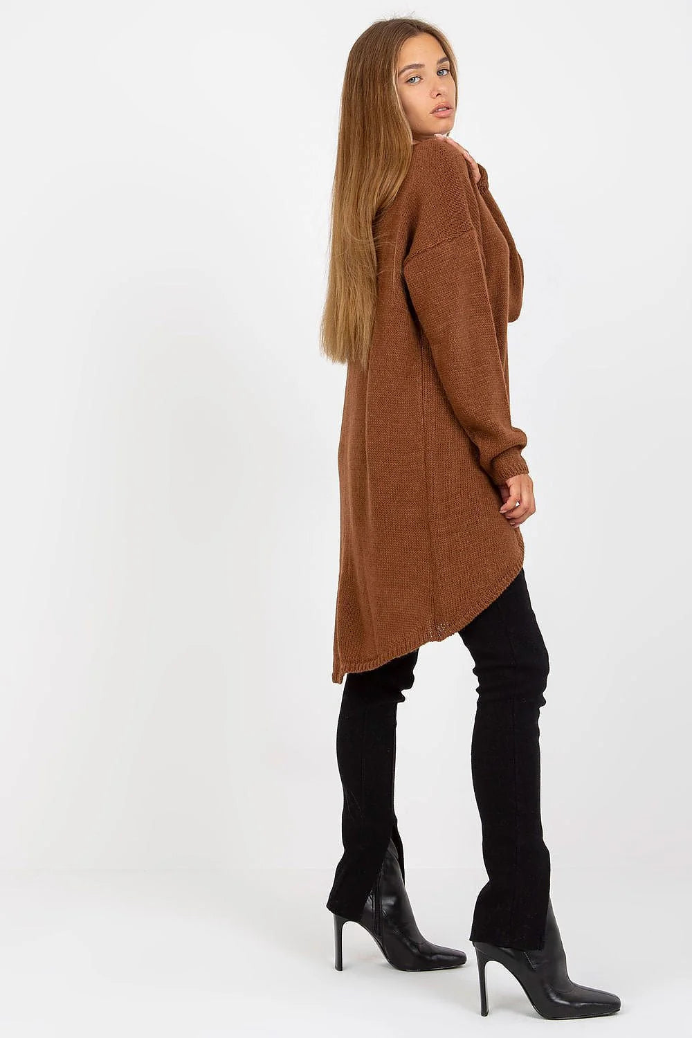 Pull-over féminin épuré rose pâle longue manches longues coupe ample style casual chic femme