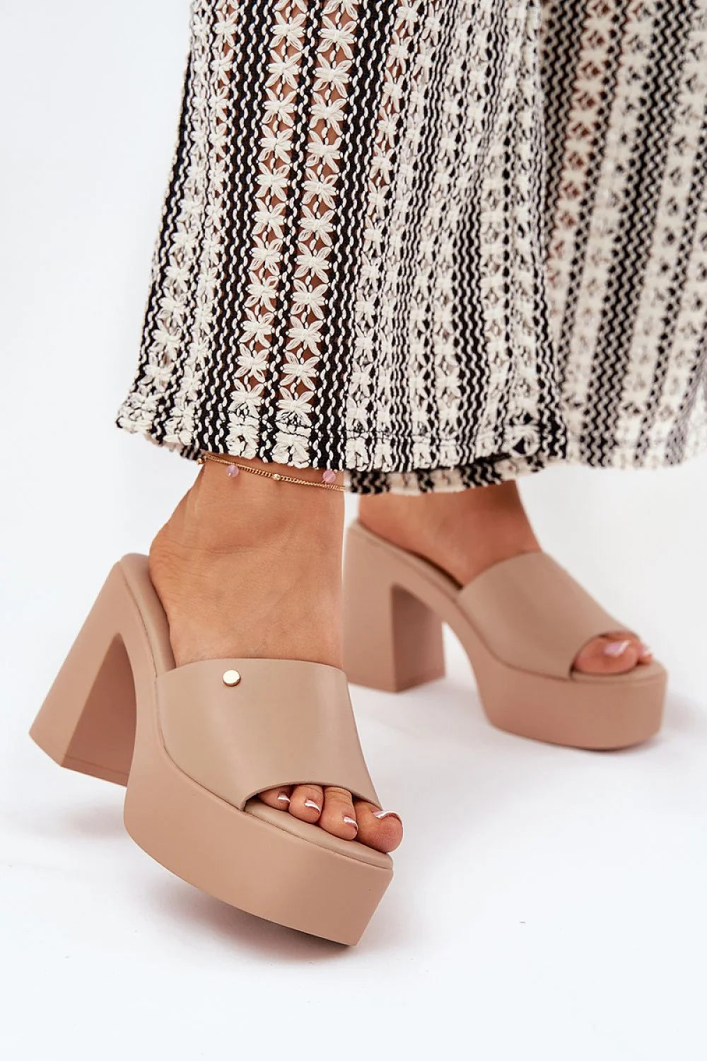 Mules à plateforme ouverte design contemporain cuir artificiel nude talon épais 10cm femme sandales été occasionnels