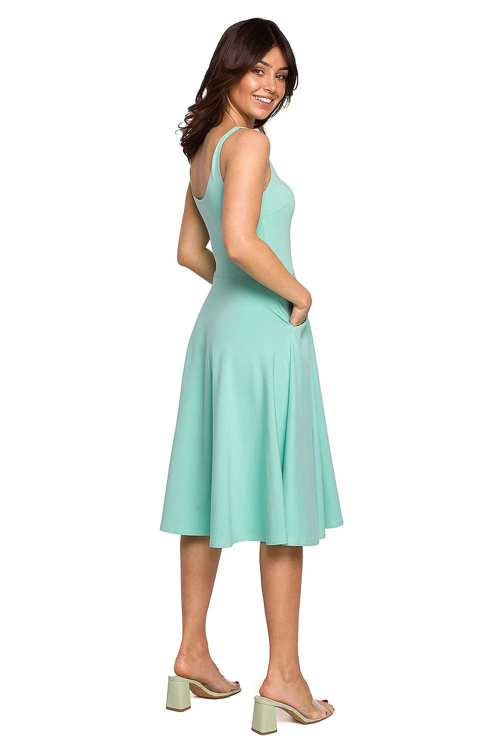 Robe bleue en coton moderne décontractée évasée avec encolure ronde pour femmes élégantes et confortables
