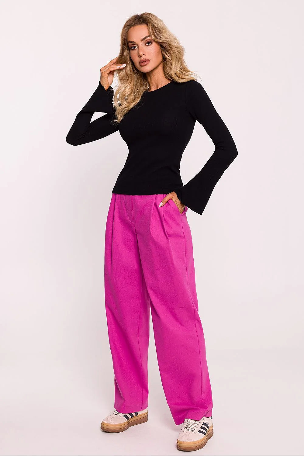 Chemisier Moe deux pièces set minimaliste noir et rose manches longues encolure ronde pantalon taille haute plissé moderne chic femmes