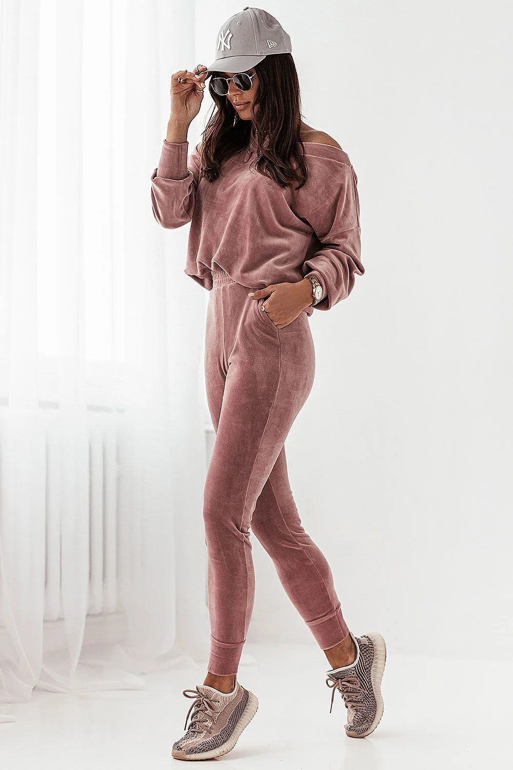 Ensemble survêtement velours rose pâle sport-chic confortable ample et ajusté pour femme élégante