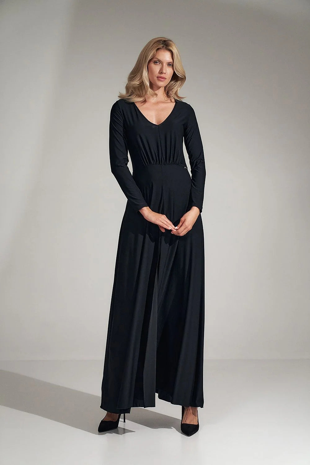 Robe longue élastique élégante verte manches longues décolleté cœur ajustable idéale pour femme chic