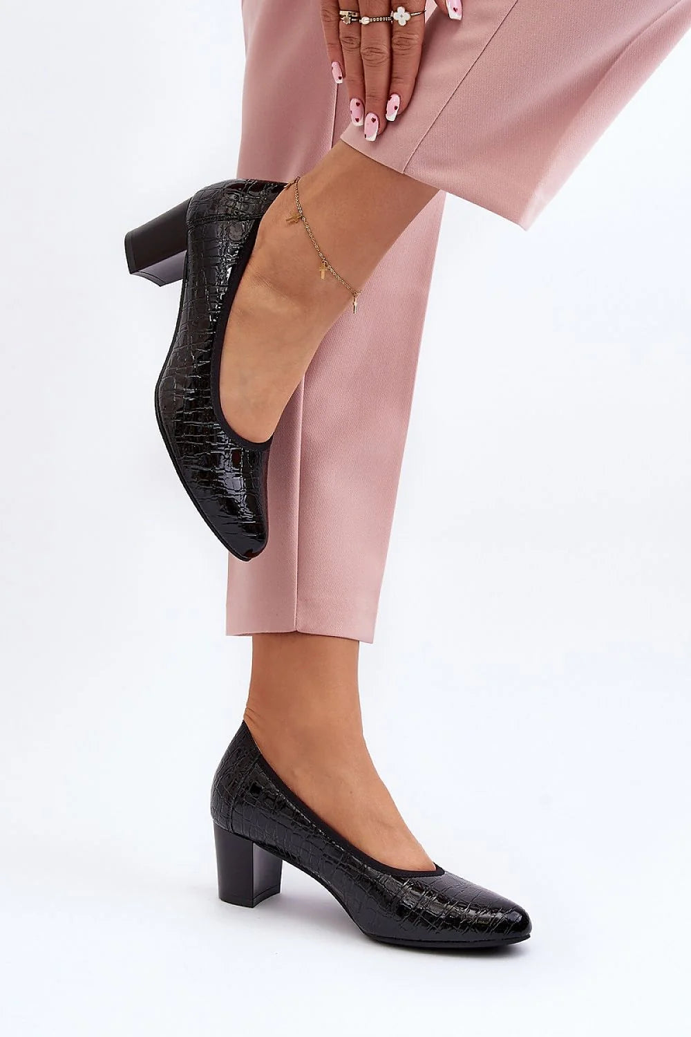 Escarpins design élégant talon large cuir artificiel embossing femme noir confortable longueur 23.5-25.5 cm
