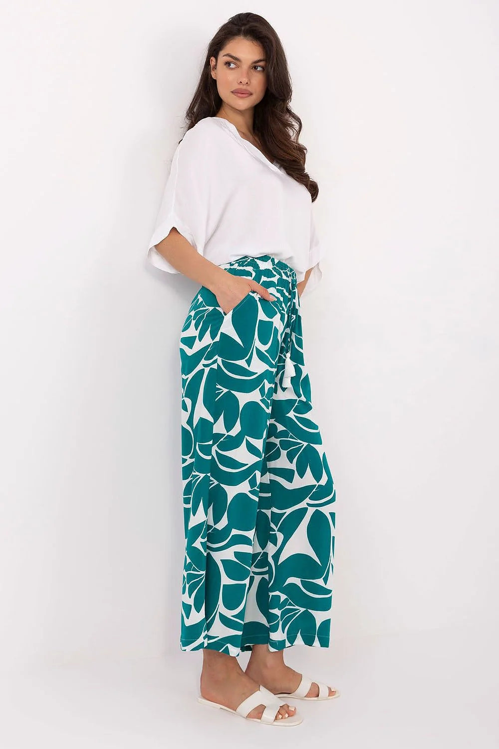 Pantalon femme Sublevel en viscose aérée, taille haute, ceinture ajustable, jambes larges, motif abstrait vert et blanc, style décontracté, écolo