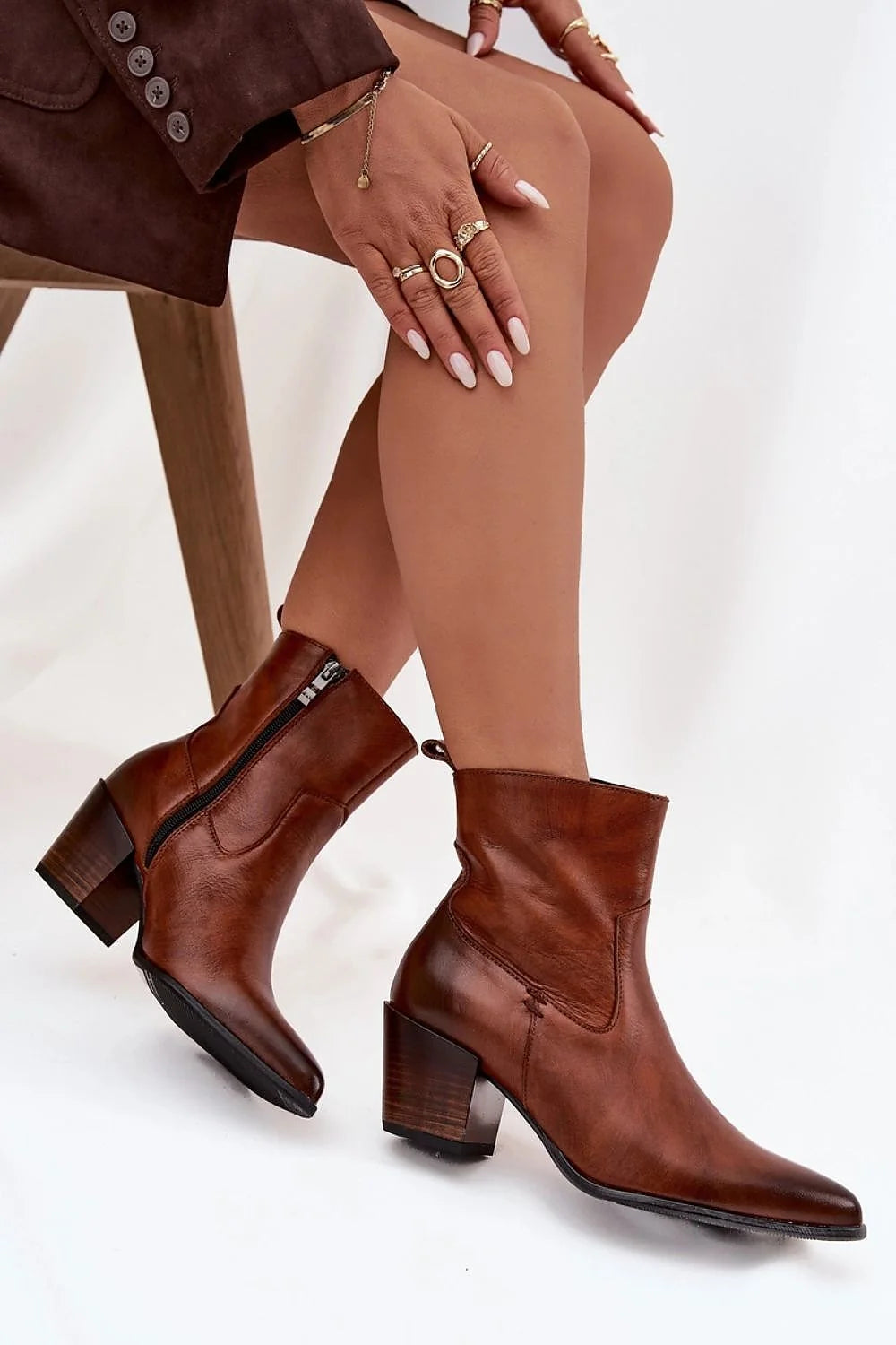 bottines cuir naturel cognac femme western chelsea cheville bout pointu talon bloc effet bois fermeture éclair latérale surpiqûres doublure chaude