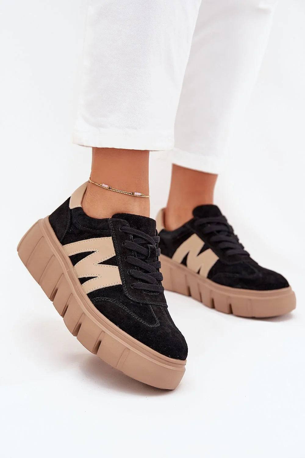 Vinceza sneakers femme suède noir empiècements beige plateforme crantée gomme épaisse chunky lacets bouts arrondis confort légèreté