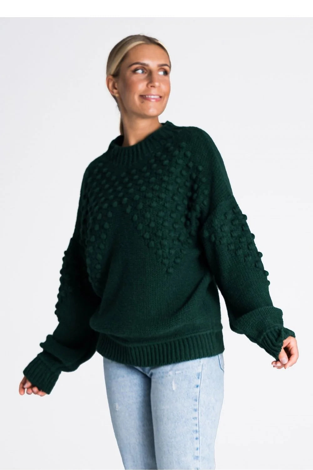 pull femme Figl tricot structuré maille épaisse vert sapin oversize col cheminée côtelé noppes manches ballon poche latérale cocooning chaud