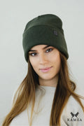 Bonnet Kamea en laine pour femme, style classique, couleur kaki, automne-hiver, ajustement confortable, logo éco-cuir, accessoire intemporel