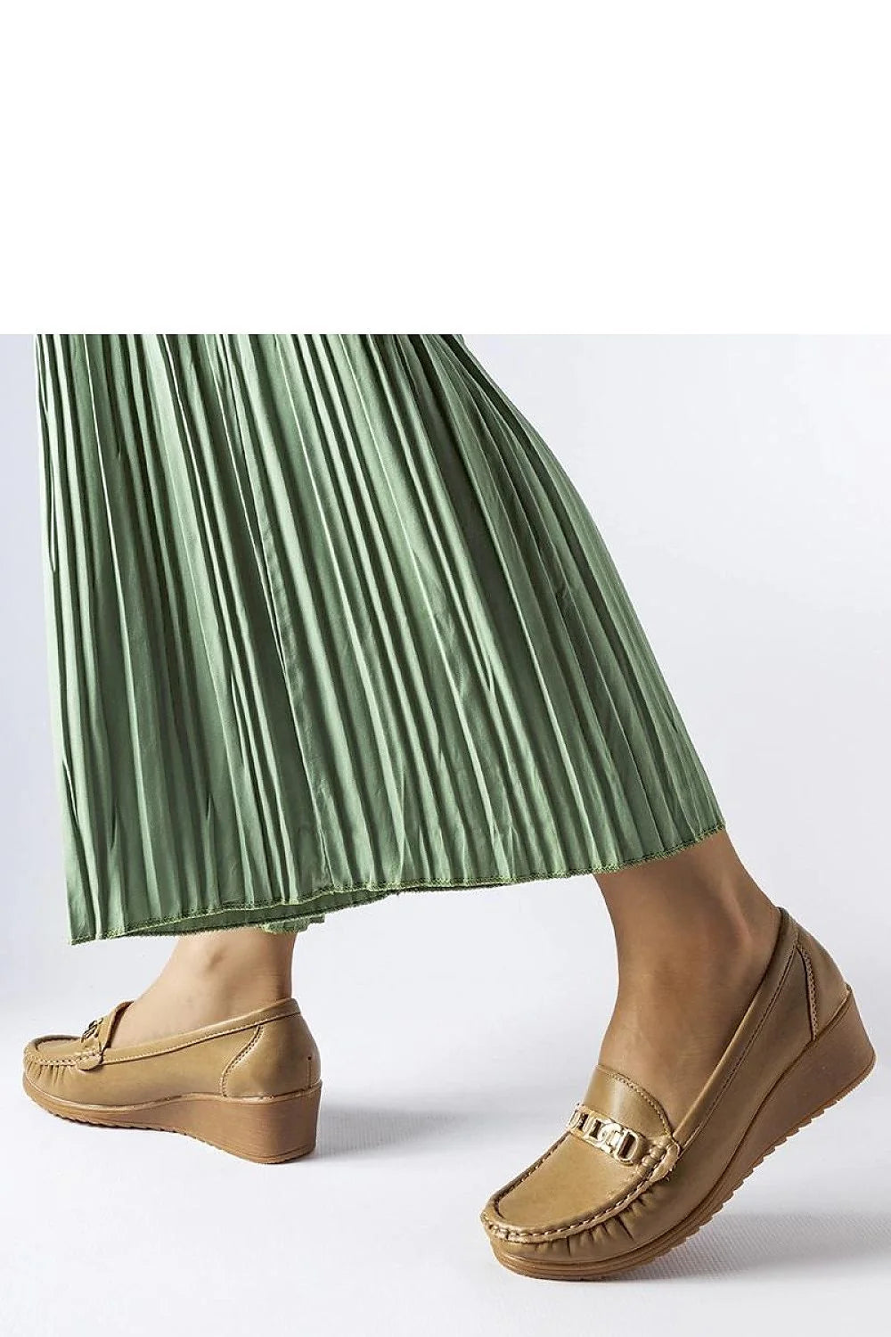 mocassins femme lerino classique moderne compensé camel cuir similicuir respirant confortable semelle crantée caoutchouc chaîne dorée couture mors élégant polyvalent