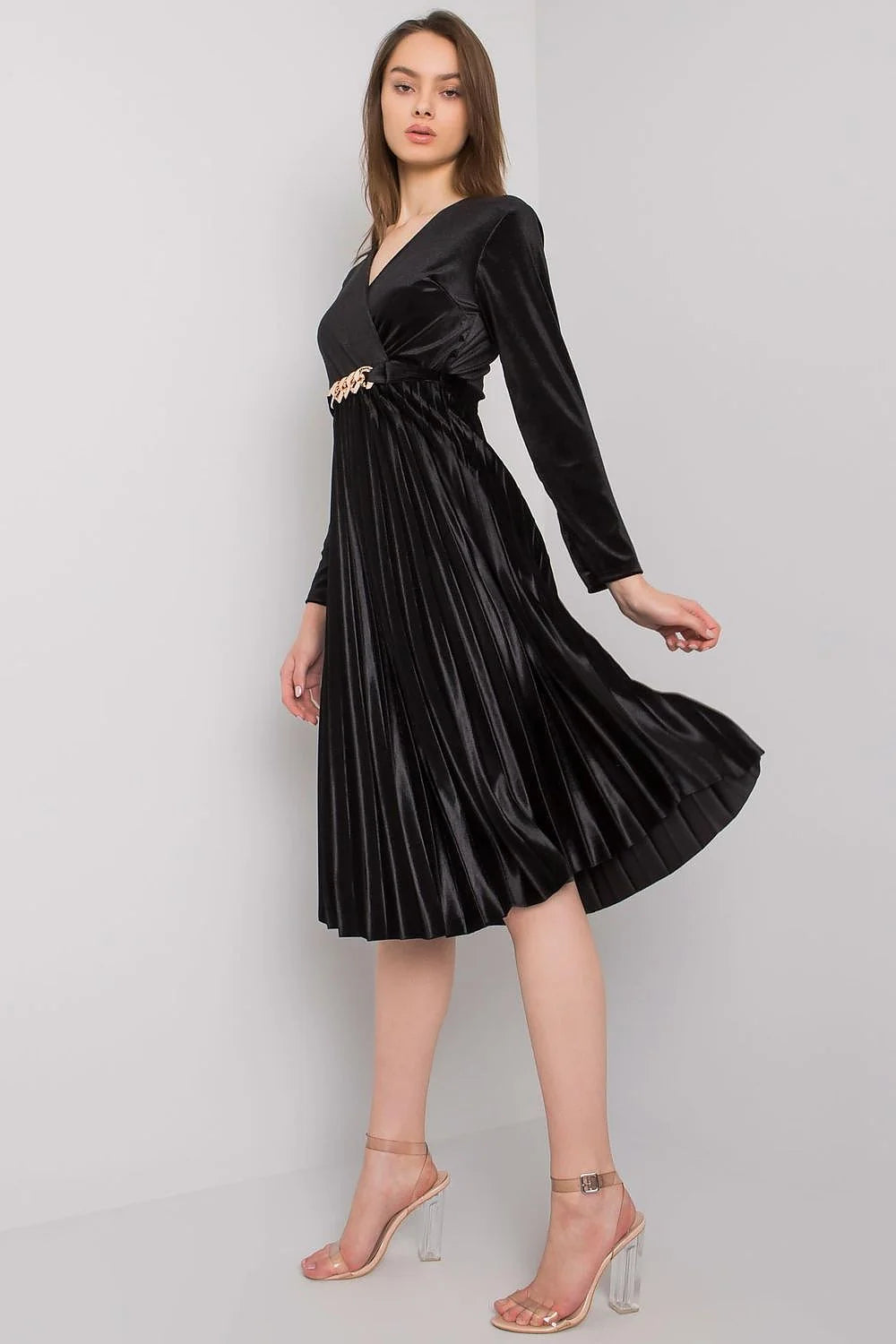 Robe soirée satin noir élégante manches longues ceinture dorée encolure V croisée classique femme