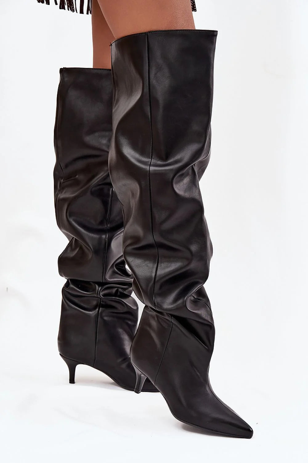 cuissardes femme cuir synthétique noir effet lisse tige haute plissée slouchy coutures verticales bout pointu talon kitten bas