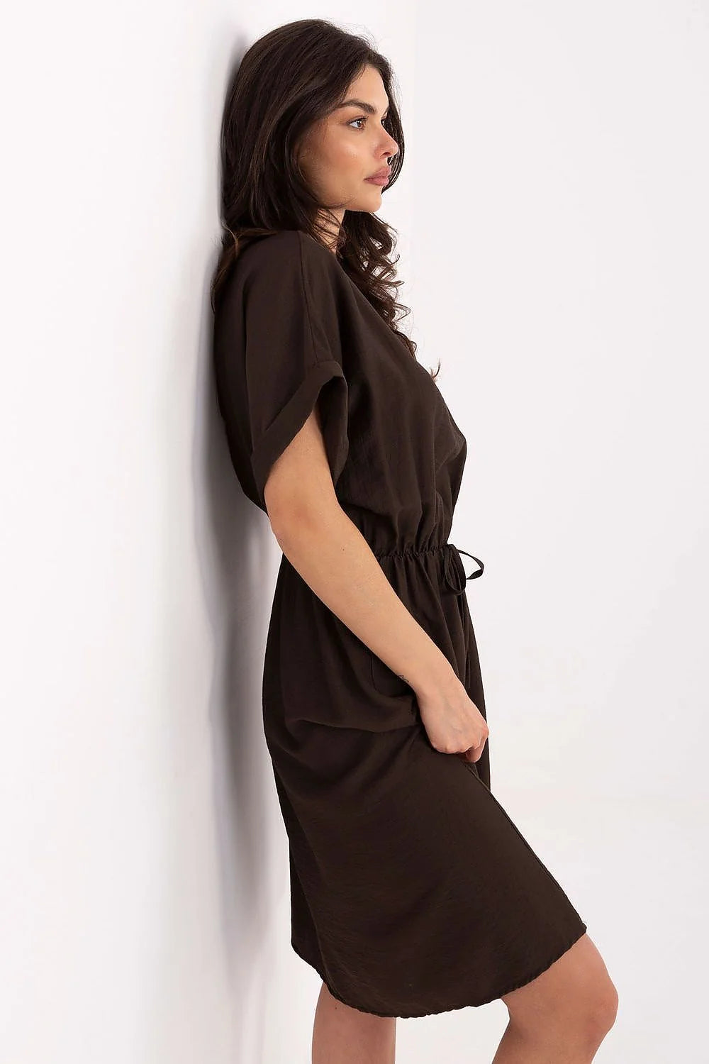 Robe de jour féminine simple élégante en viscose couleur marron ceinture ajustable genoux robe été occasion quotidienne femme Italy Moda