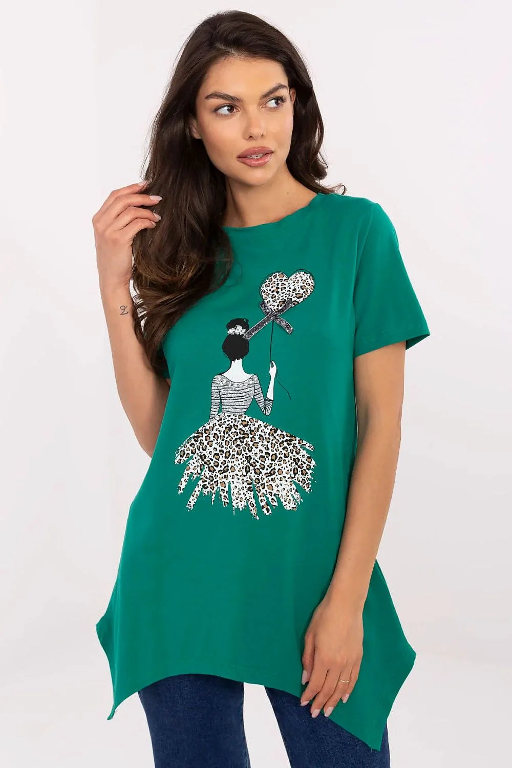 Top féminin artistique à imprimé graphique verte manches courtes col rond femmes mode contemporaine occasion quotidienne