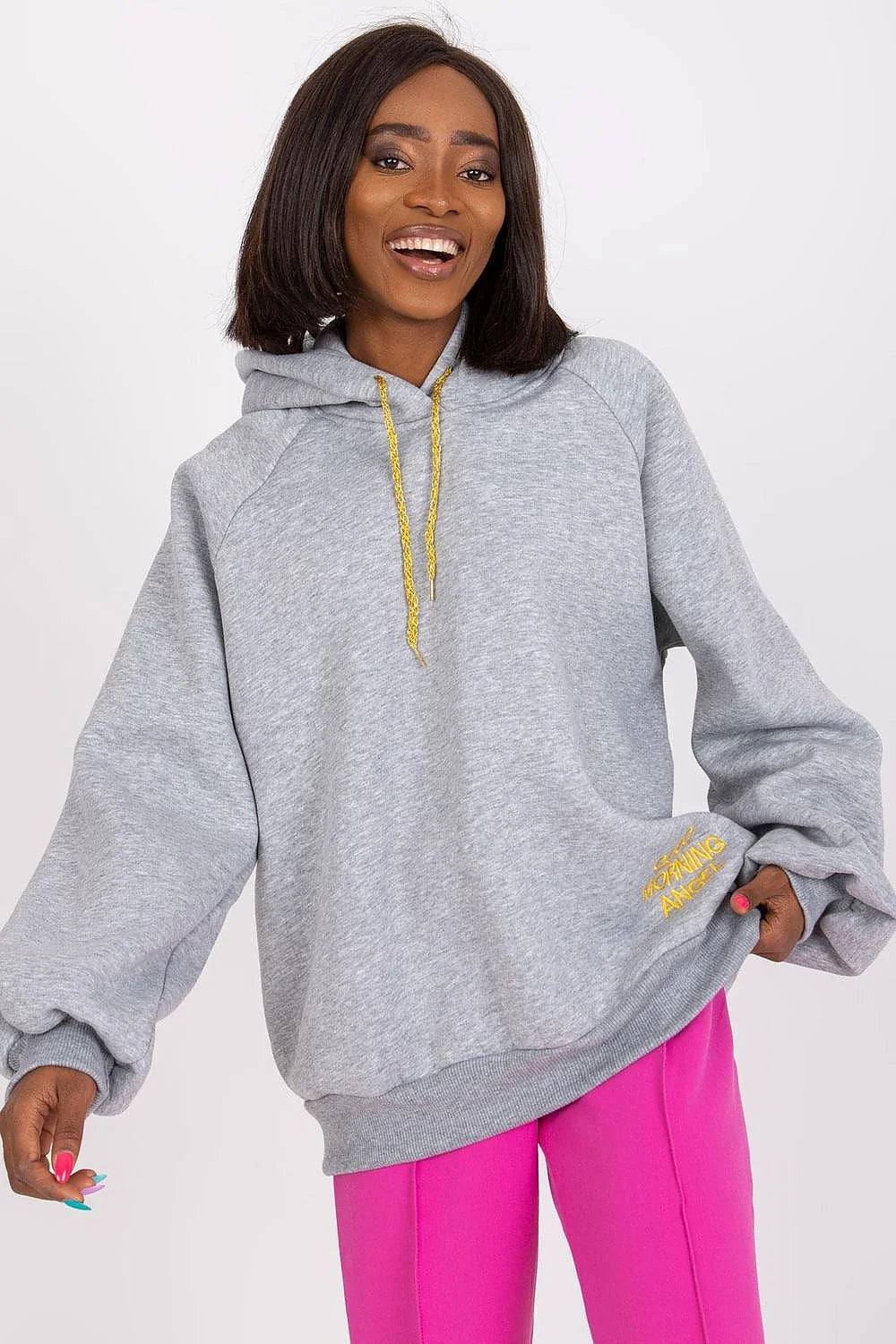Sweatshirt femme coton élasthanne streetwear loose gris chiné confortable capuche broderie jaune tendance mode