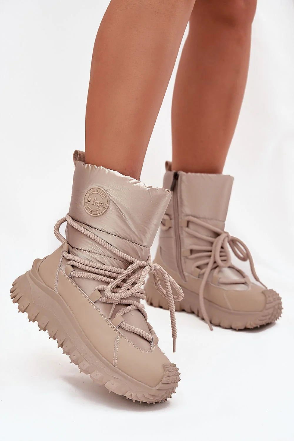 bottes neige femme Lee Cooper cuir textile matelassé beige nude plateforme crantée caoutchouc antidérapante fourrée zippée lacets épais rembourré maintien