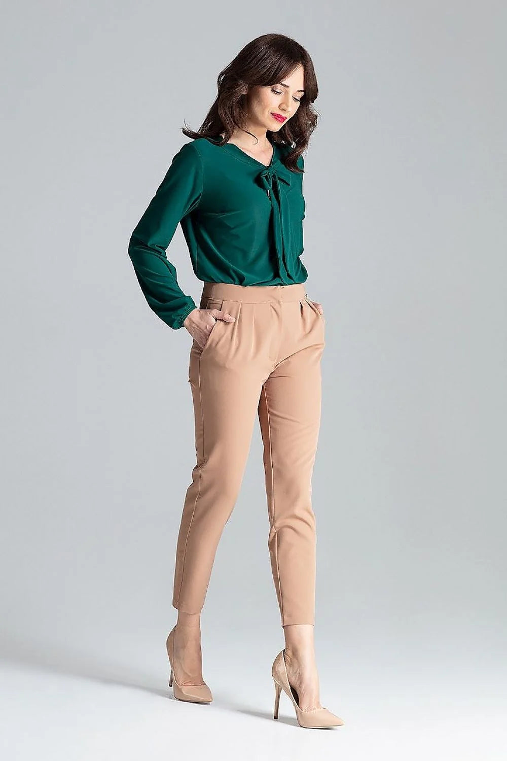 Pantalon femme cigarette 7/8 plis devant poches biais fermeture zip taille haute vert émeraude polyester viscose occasion professionnelle soirée