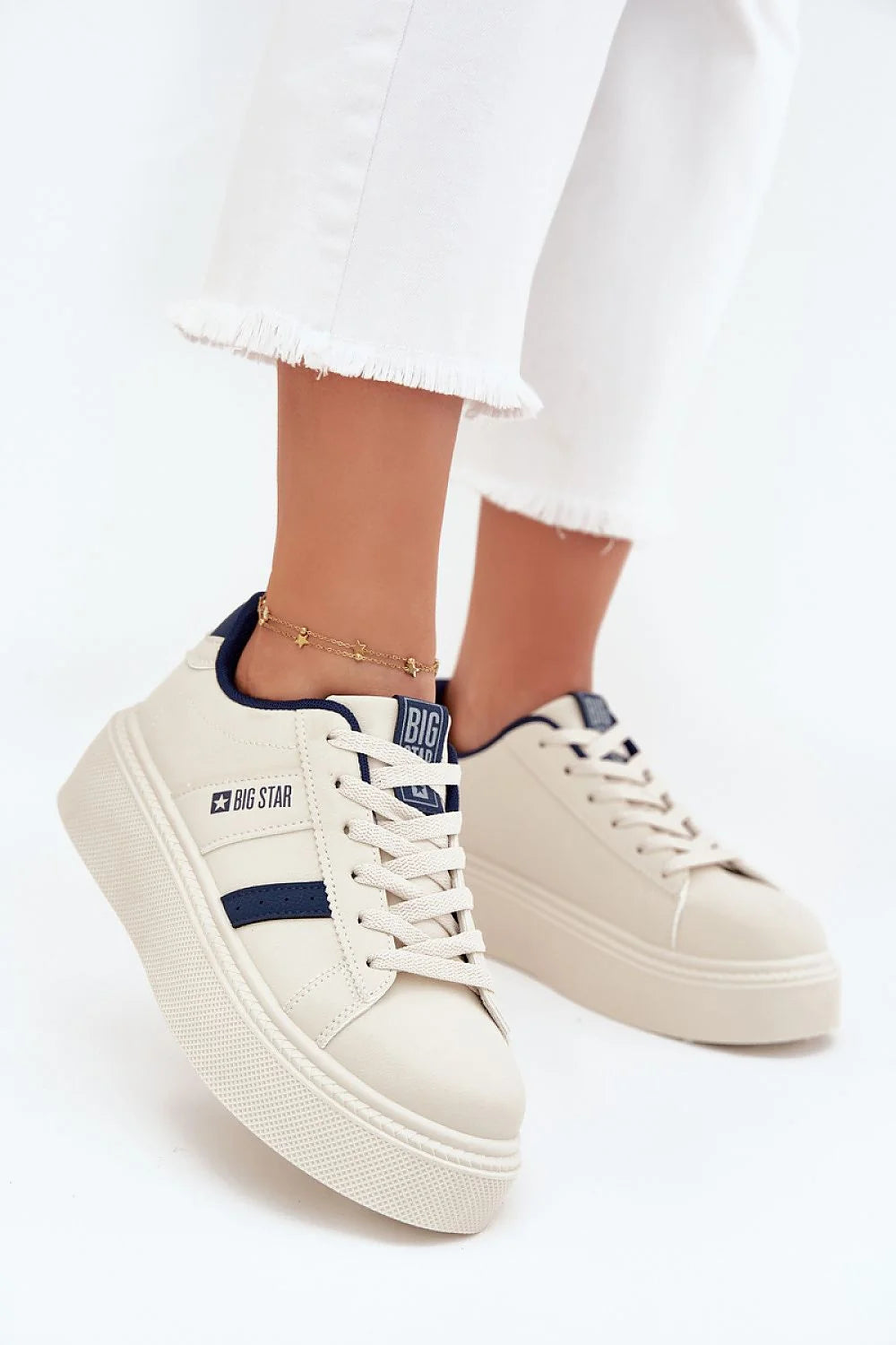 baskets femme plateforme crème cuir synthétique semelle épaisse intérieur marine bandes latérales lacets plats œillets renforcés logo BIGSTAR rétro confortable