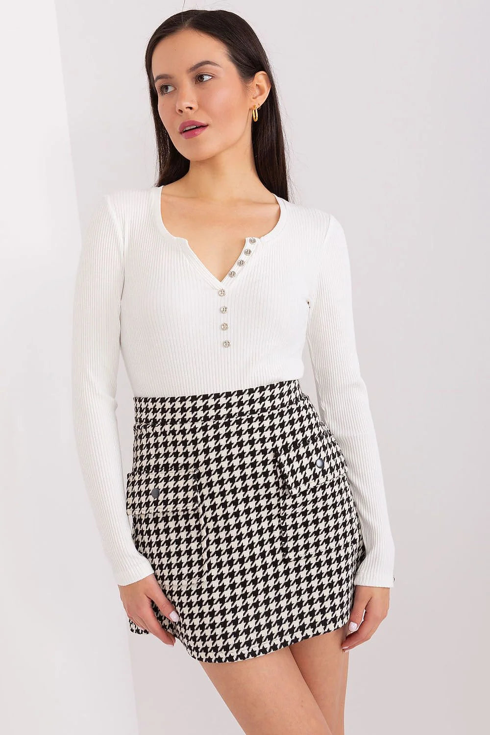 ensemble femme chemisier col V manches longues coton stretch maille côtelée boutons décoratifs jupe aline taille haute pieddepoule noir blanc