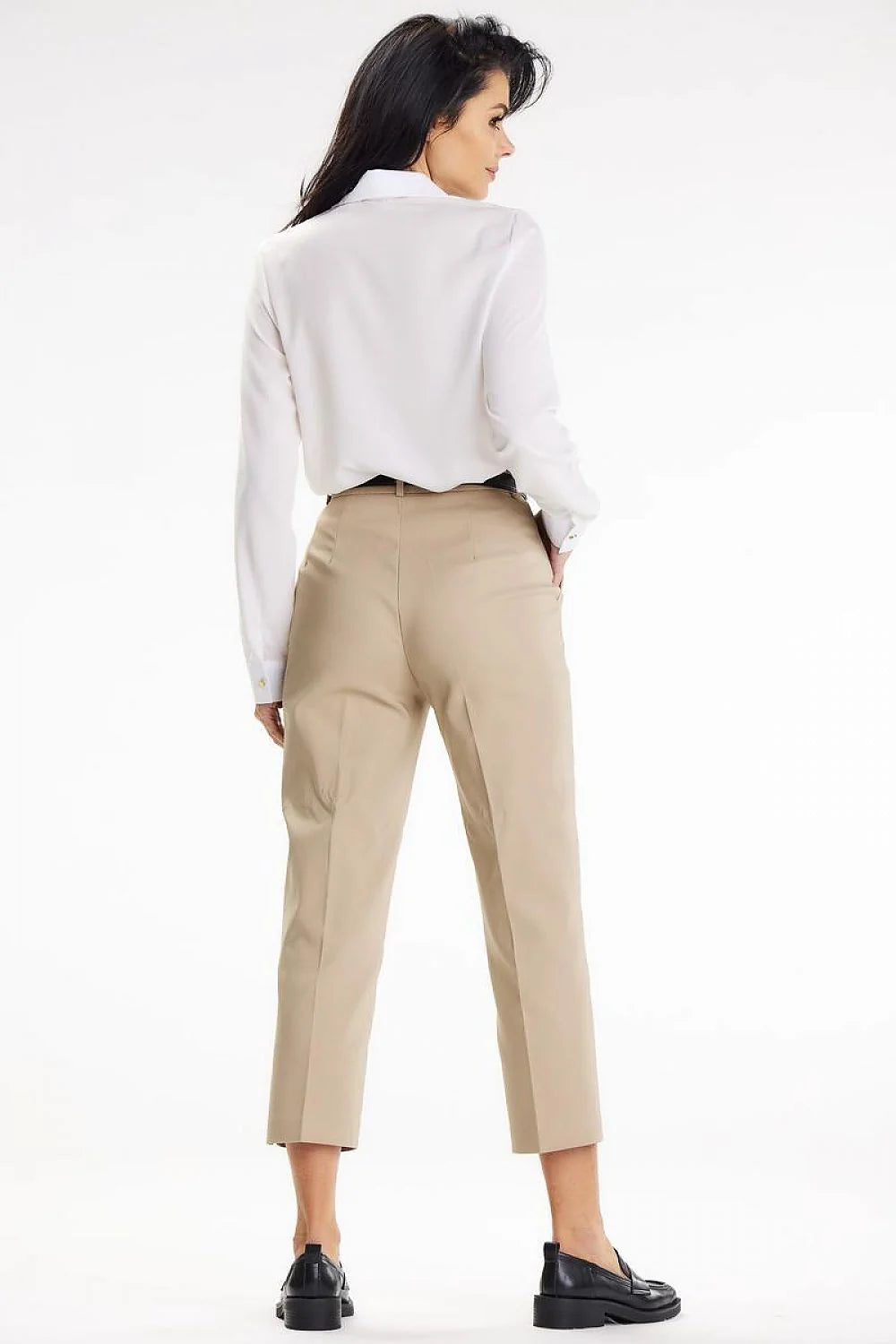 Chemise élégante pour femmes manches longues col classique boutons dorés coupe ajustée taille standard