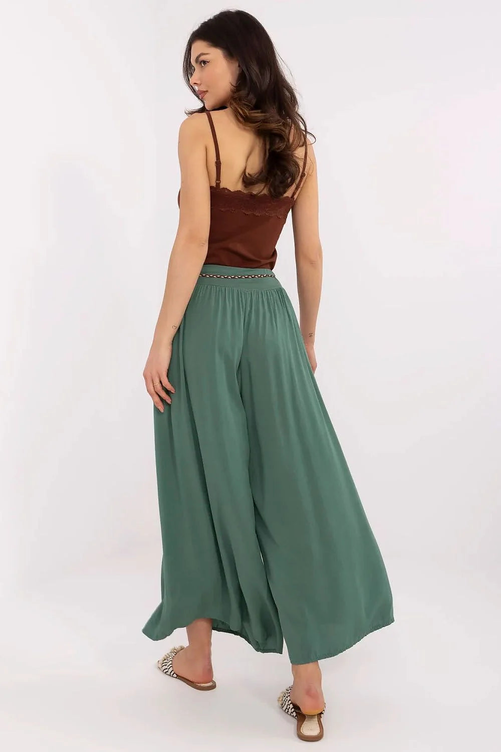 Ensemble mode femme haut bretelles dentelle jupe longue tissu léger occasion estivale style chic décontracté