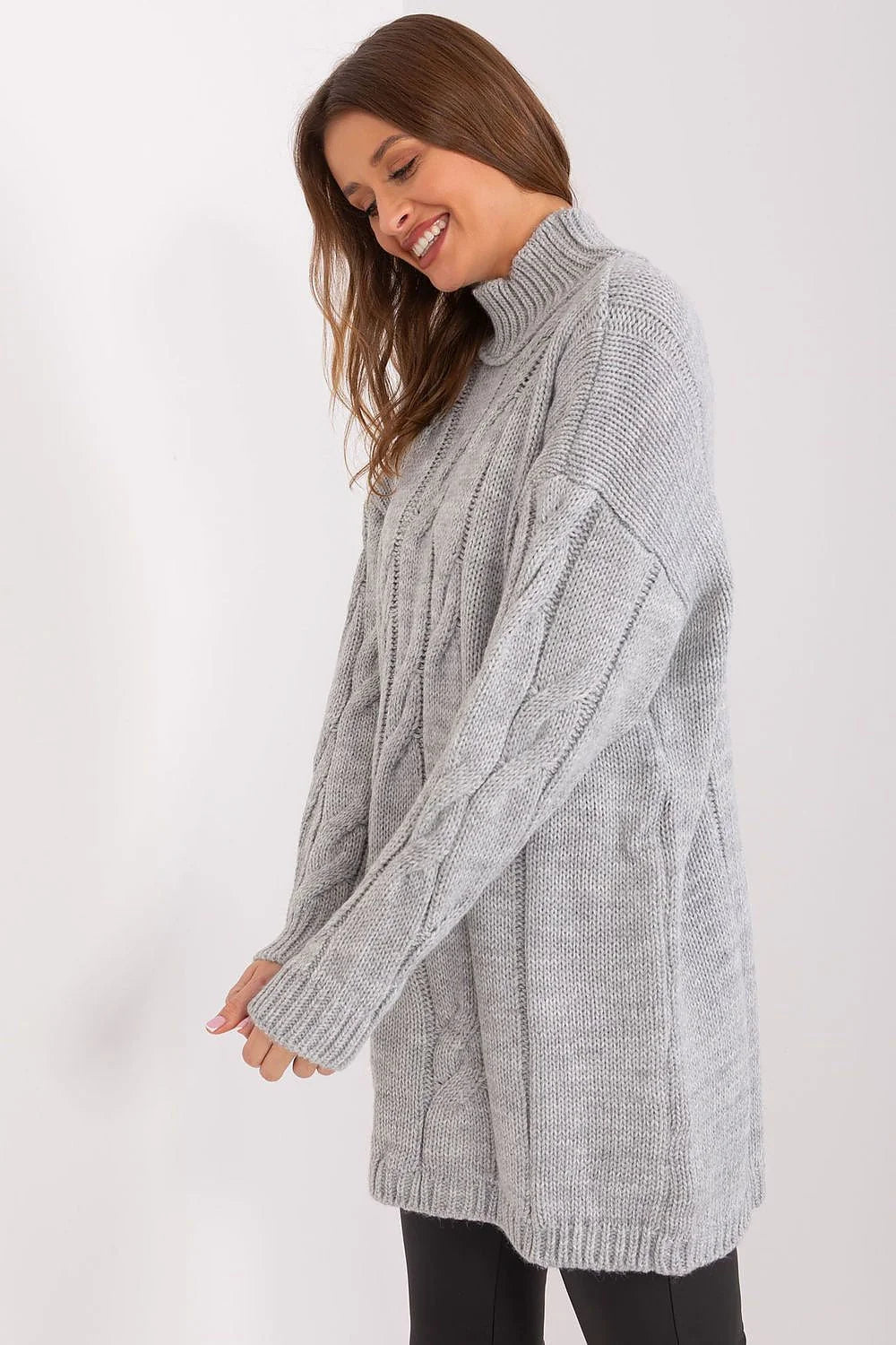 Pull-over tricot pour femmes, col roulé large, coupe longue, style décontracté élégant, matière douce, finitions côtelées, motif torsades verticales