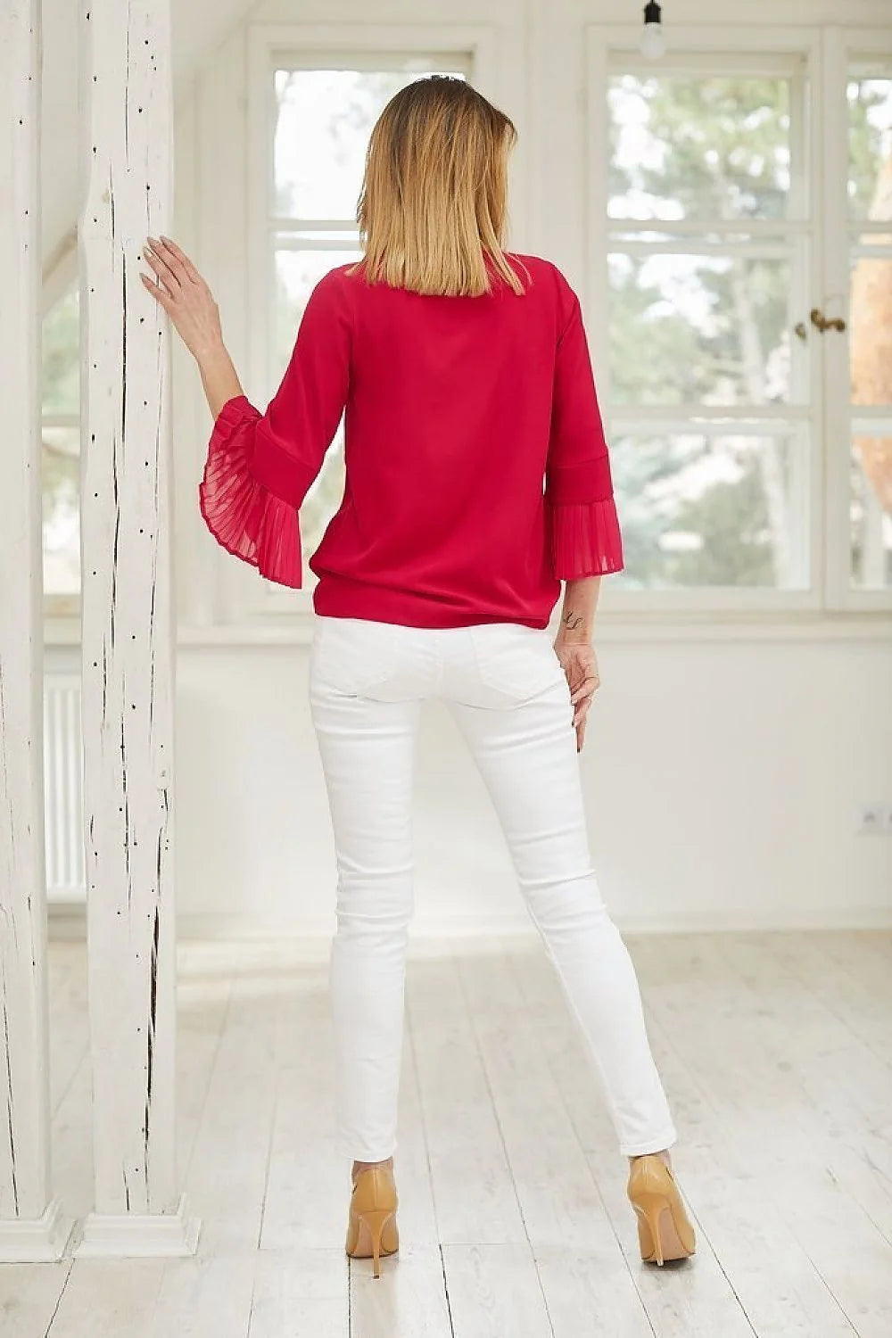 chemisier Aurora écru fluide viscose polyester élasthanne coupe ample encolure ronde col V manches troisquarts plissées pendentif doré élégant polyvalent