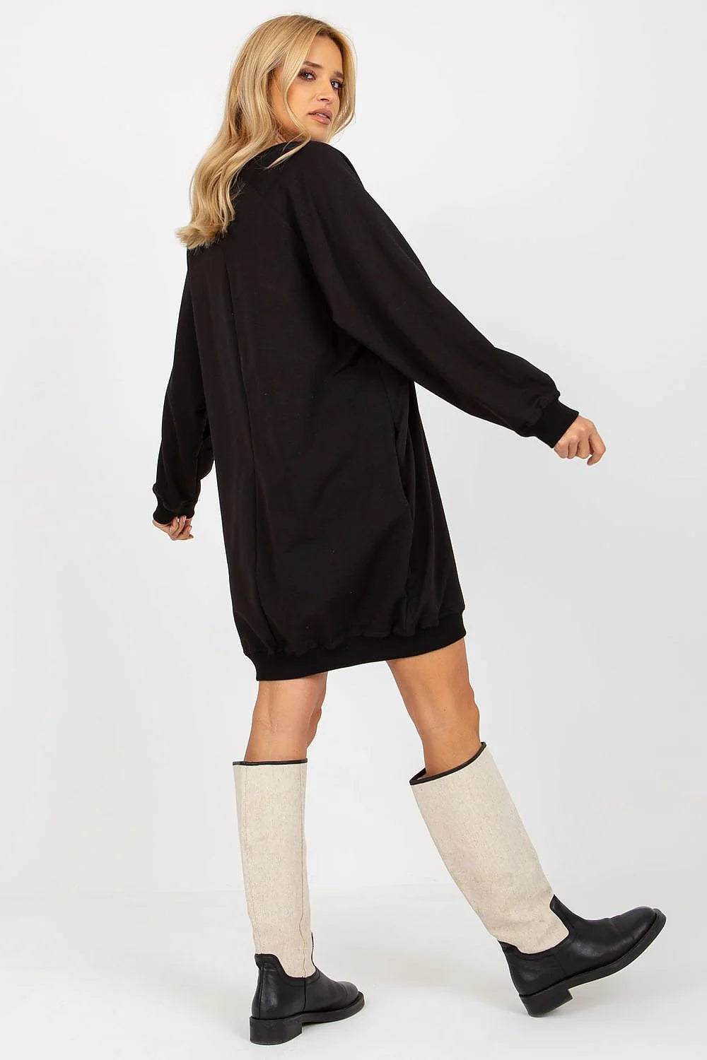 Robe style sweatshirt femme longue ample couleur noire motif triangle rouge sequins Milano coton polyester elastane manches longues ourlet côtelé