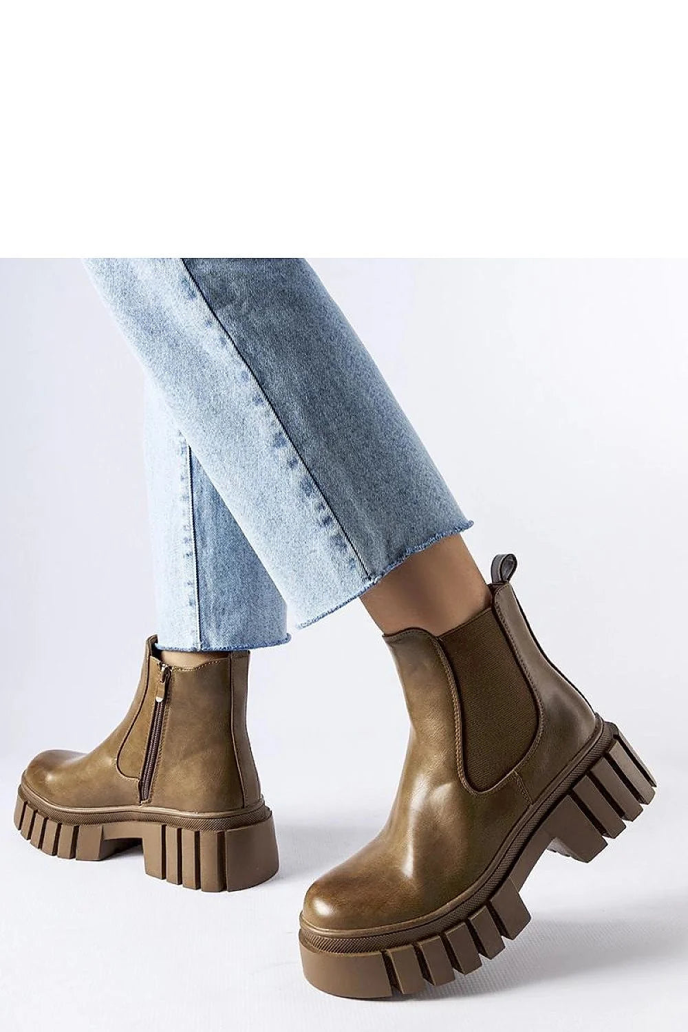 Bottines pour femme moderne audacieuses couleur taupe cuir lisse élastiques latéraux fermeture éclair confortable talon modéré semelle épaisse hiver 2023