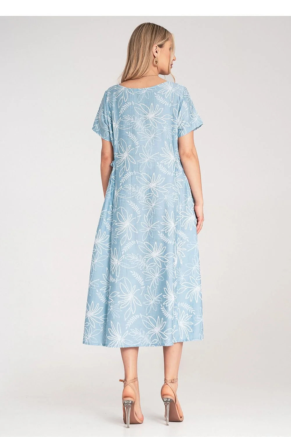 Robe de jour Figl motif floral manches courtes taille ajustable robe mi-longue évasée couleurs bleu clair blanc poches latérales