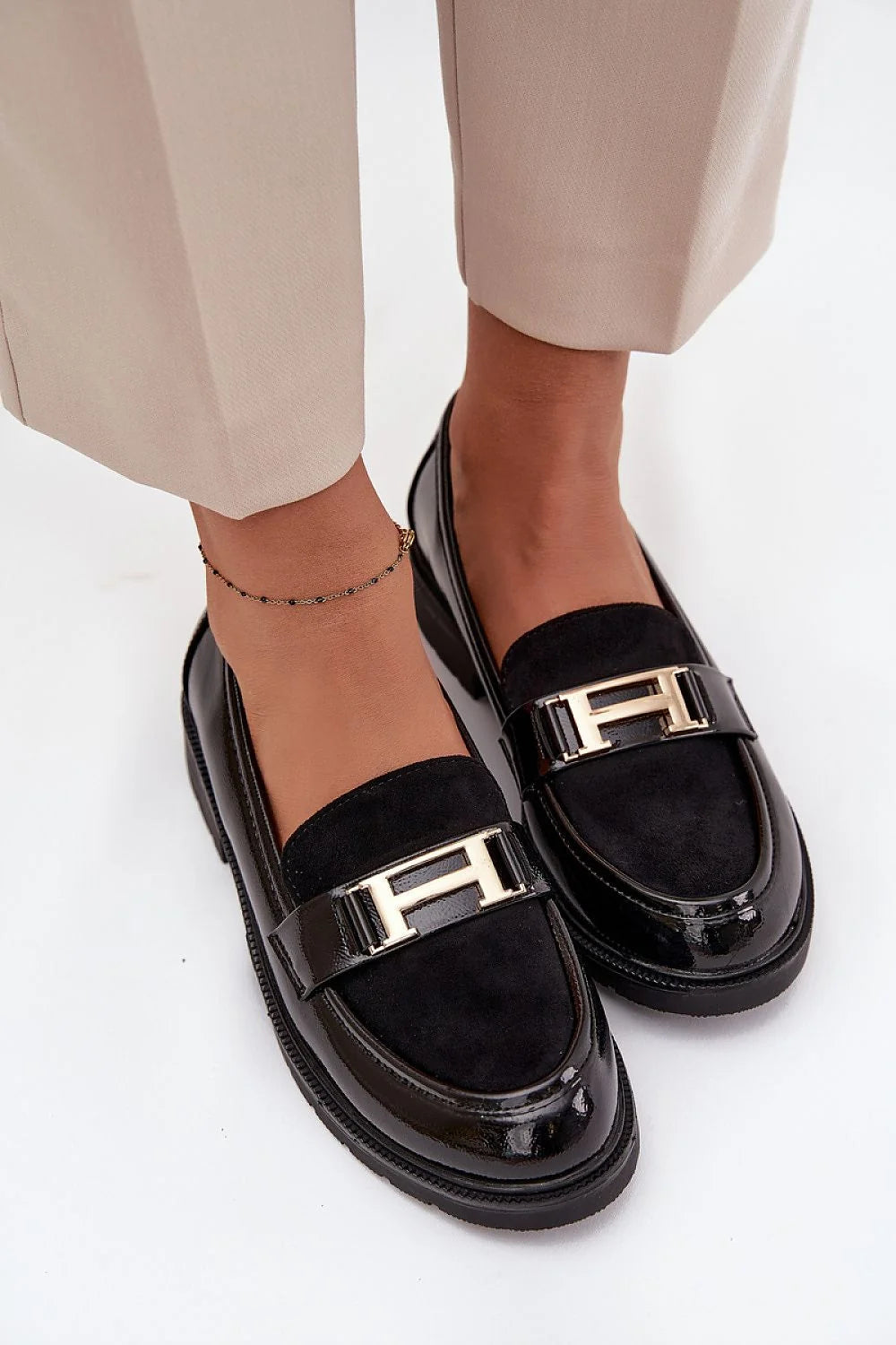 mocassins femmes SBarski simili cuir verni empeigne suède noir bride boucle dorée bout arrondi semelle plate épaisse intérieure plantaire souple