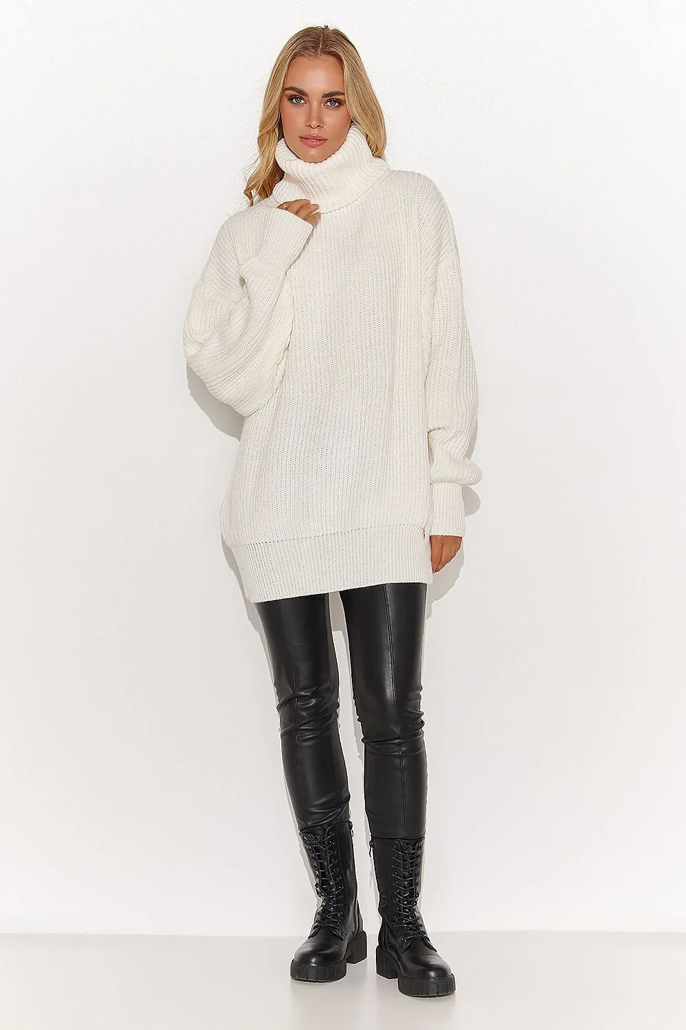 pull femme oversize col roulé molletonné manches longues épaules tombantes tricot côtelé épais mi cuisses doux chaud plaque dorée