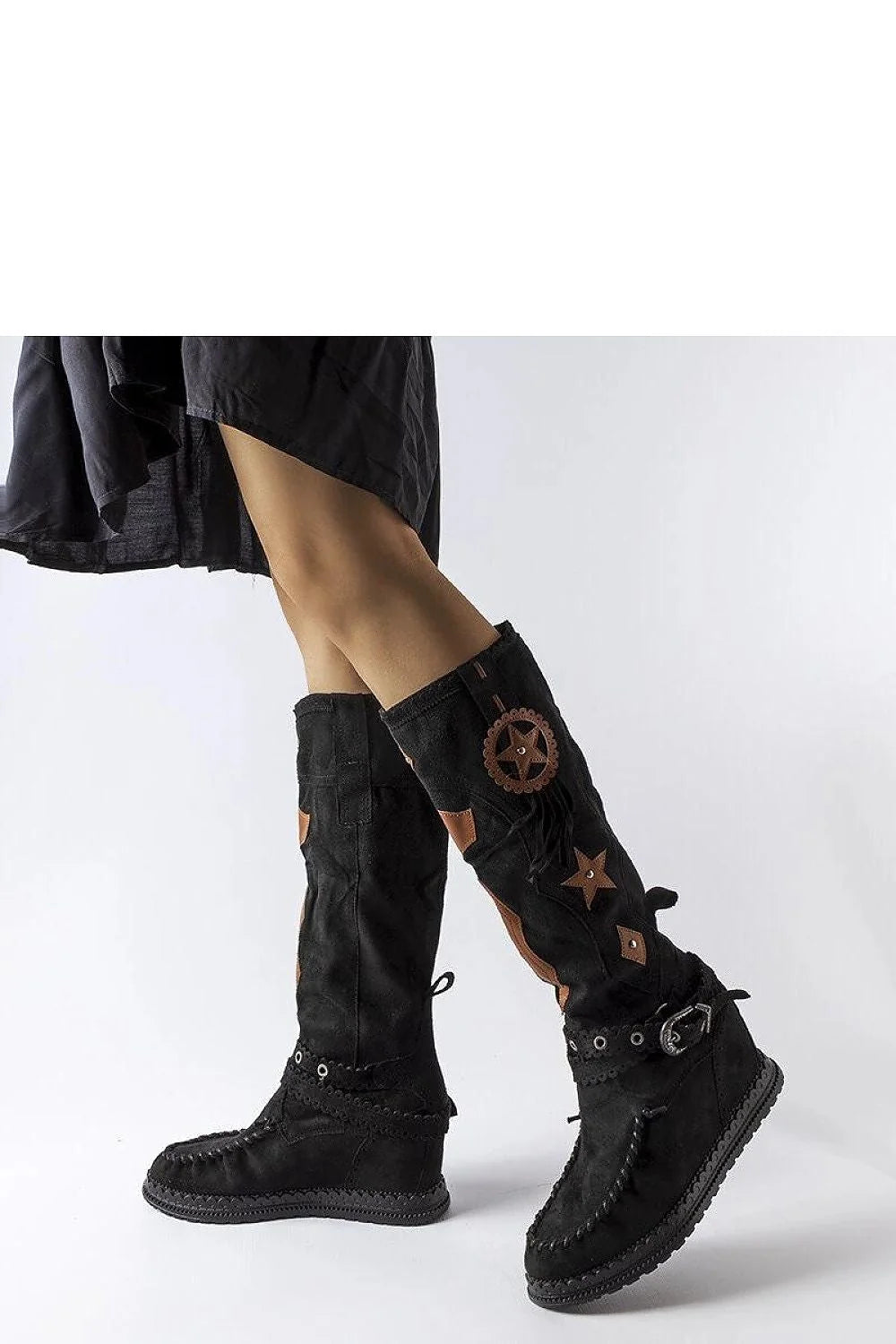 Bottes cothurnes bohème noires en cuir éco-léger avec motifs étoilés et circulaires, semelle en caoutchouc, fermeture à boucle, pour femmes