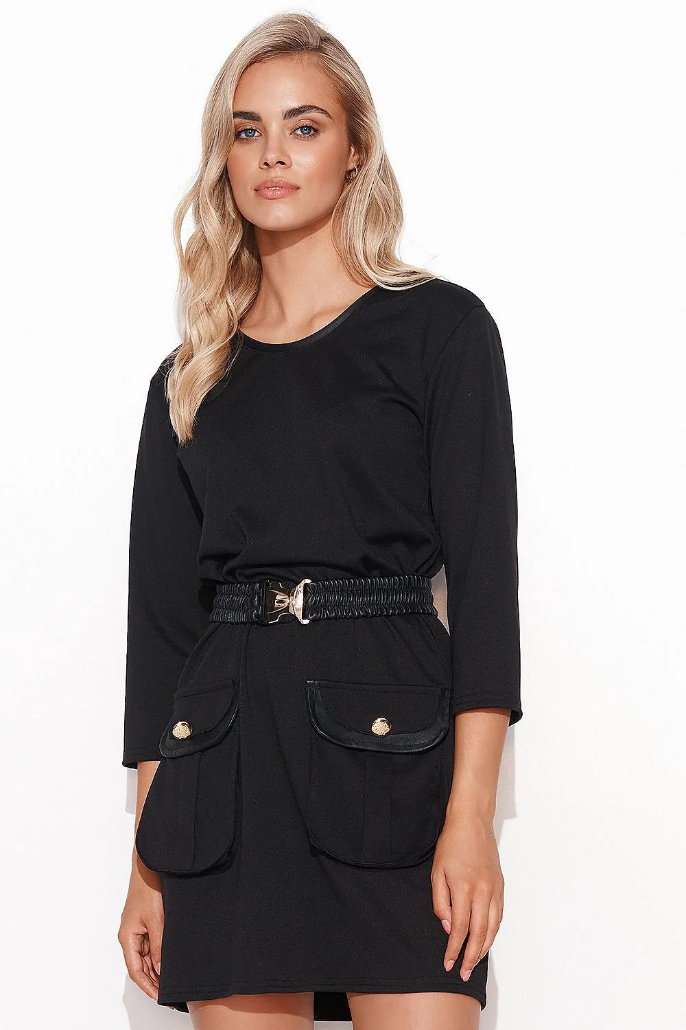 robe Makadamia noire maille stretch manches troisquarts col rond droite courte ceinture large élastique boucle dorée poches similicuir boutons sophistiquée