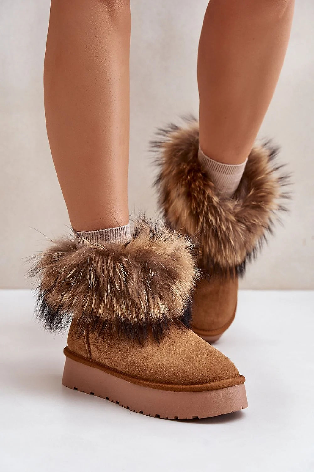 Bottines de neige pour femmes en cuir suédé naturel fourrure marron clair design élégant moderne basse cheville