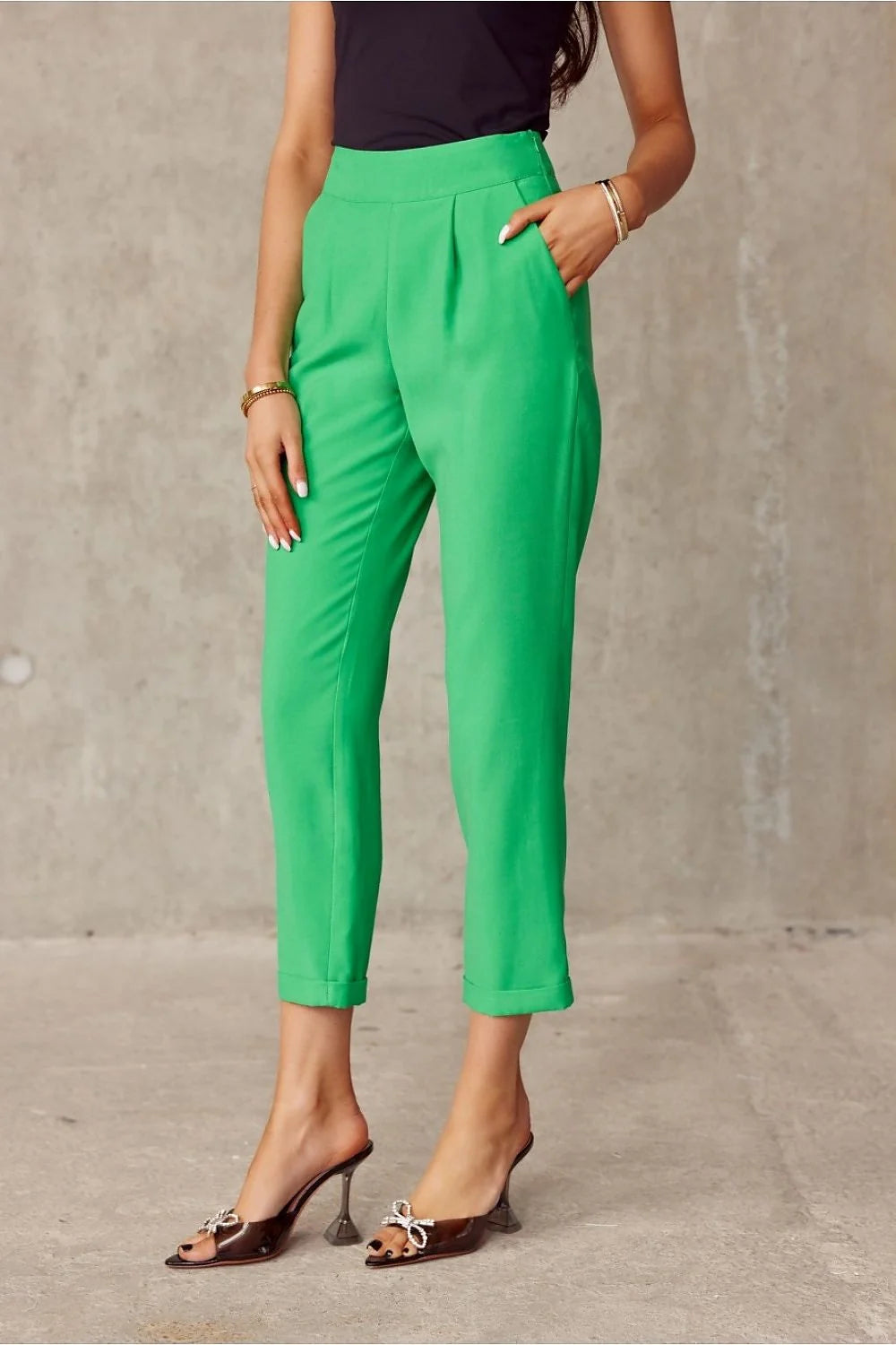 pantalon femme élégant droit taille ajustable cheville coupe cigarette polyester viscose tissu fluide soyeuse poches obliques fermeture latérale Pologne