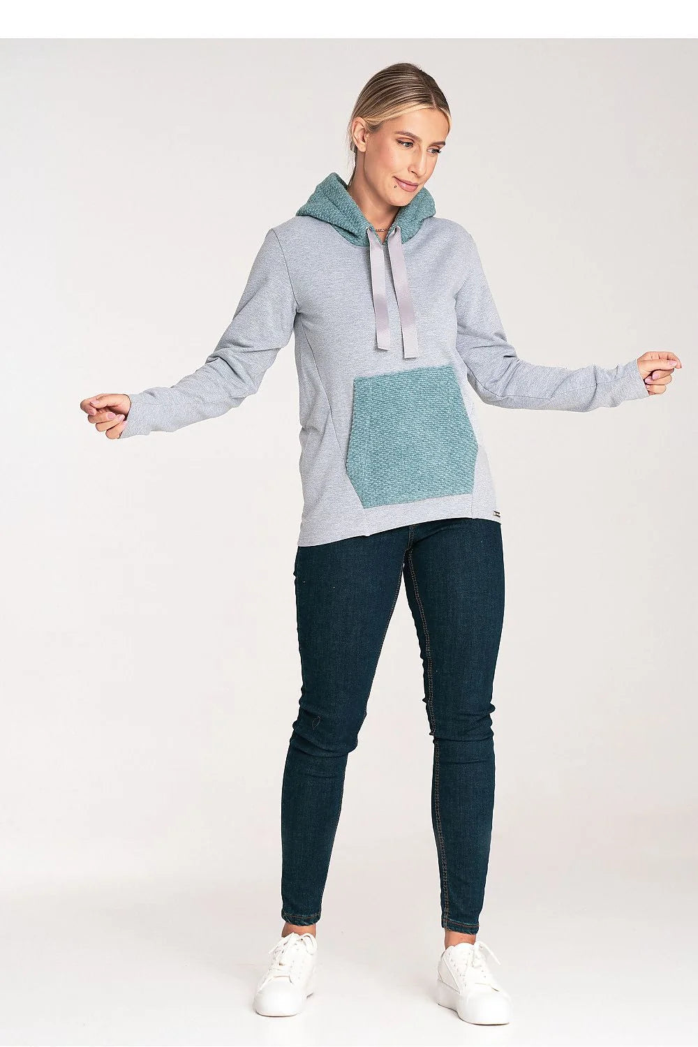 Sweatshirt à capuche pour femmes en coton 98% avec poche kangourou bleu pastel, design moderne et confortable, ajusté