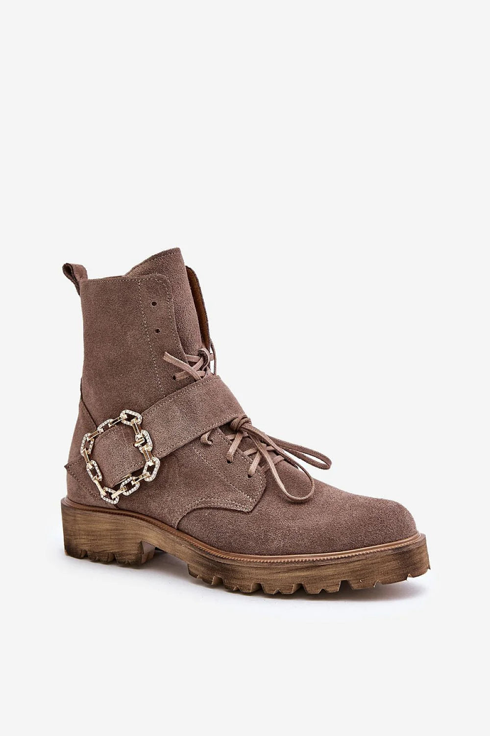 Bottes Step in style en daim naturel brun taupe talon plat fermeture éclair laçage sangle métallique mode militaire revisité femme