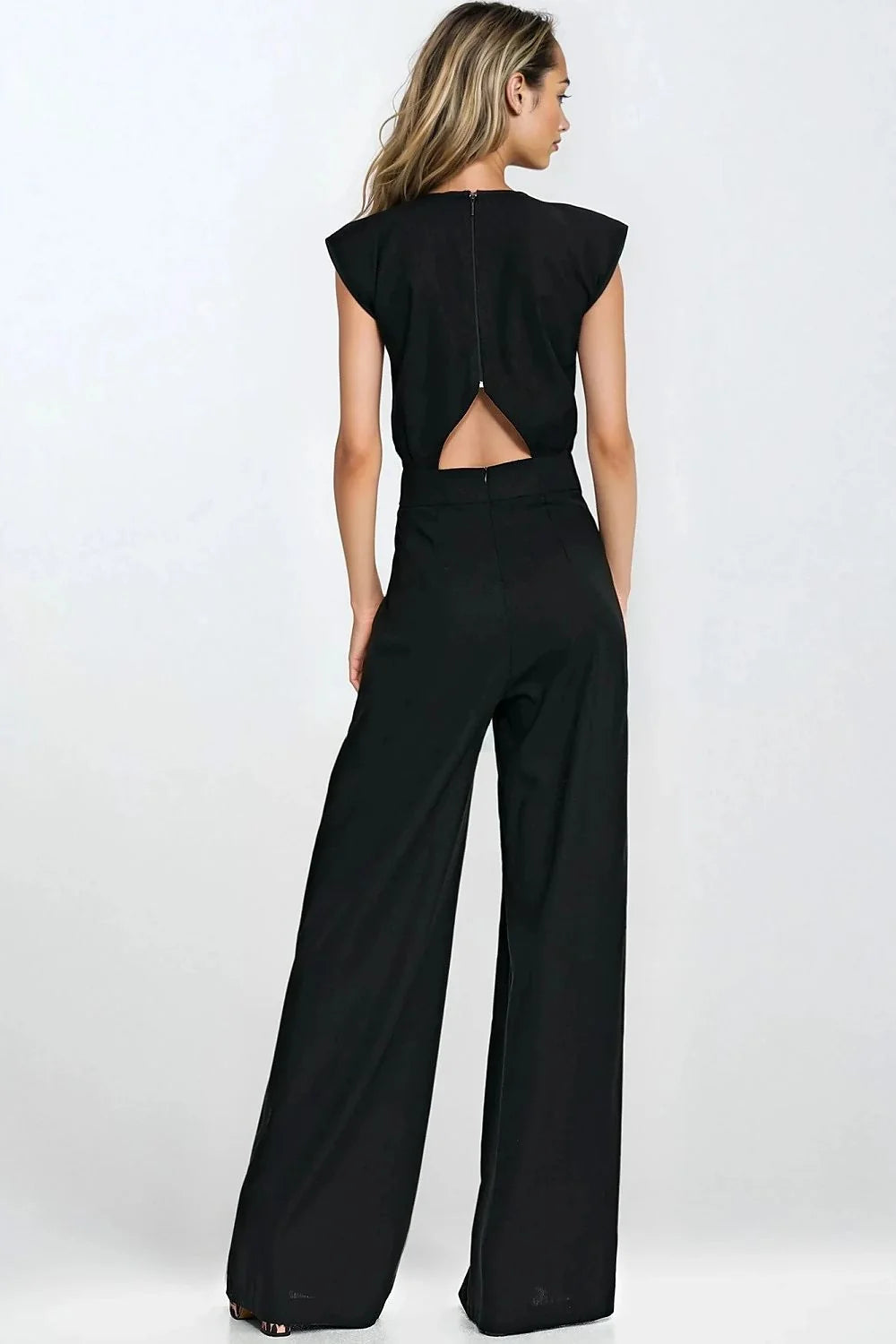 Combinaison élégante moderne pour femmes en noir coupe ample manches courtes encolure ras-du-cou ceinture intégrée jambes évasées