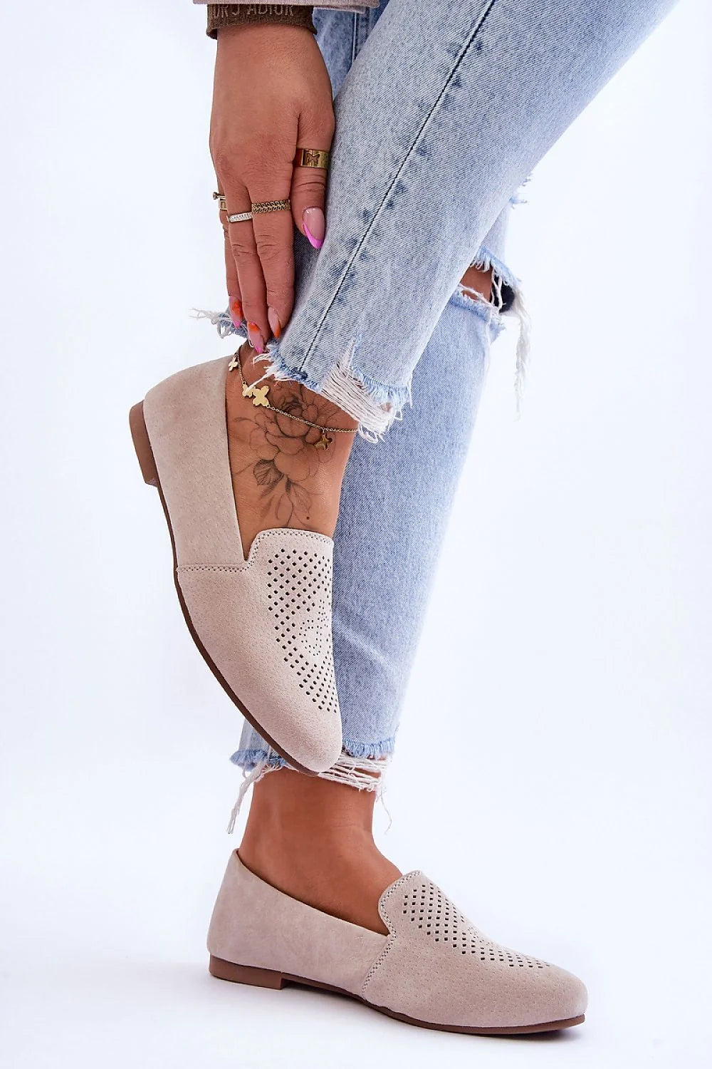Mocassins pour femme en daim naturel motif décoratif talon plat semelle anti-dérapante cuir naturel intérieur souple confort élégance mode style