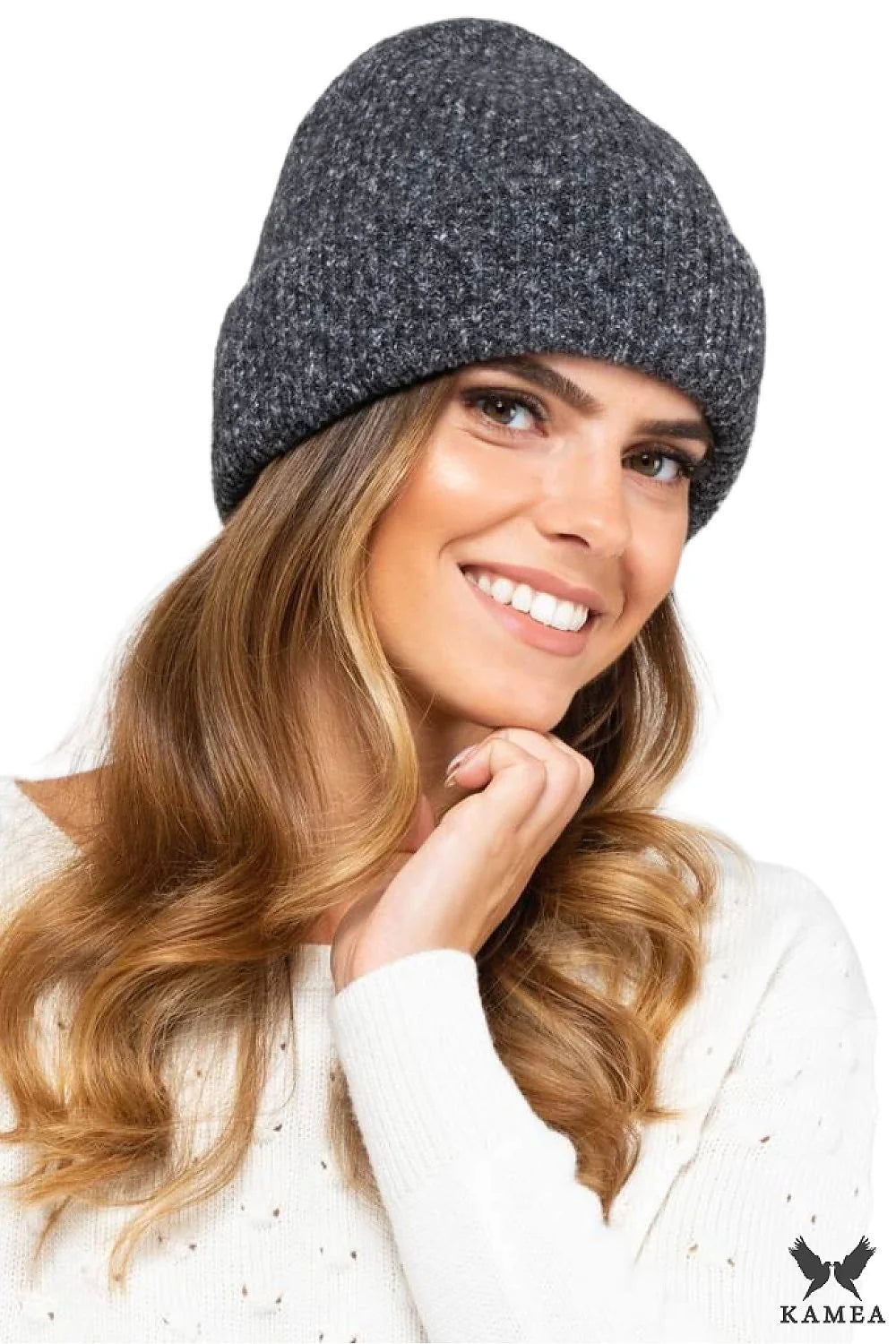 Bonnet pour femme élégant hiver 2023 style moderne coloris gris foncé matériau laine doublure confortable ajustement parfait