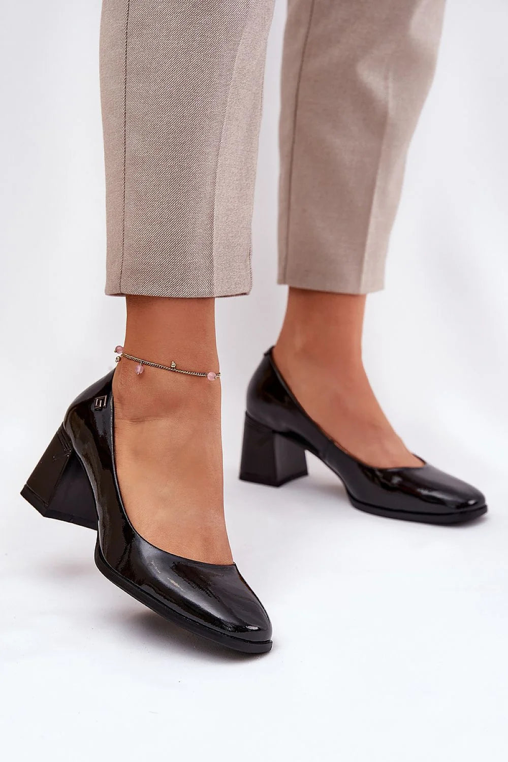 Escarpins cuir verni Vinceza talon large design élégant confort tout le jour femmes noires occasionnels robes jupes pantalons