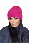 Bonnet tricoté pour femme en rose vif style moderne décontracté coupe ajustée côtelée finitions métalliques