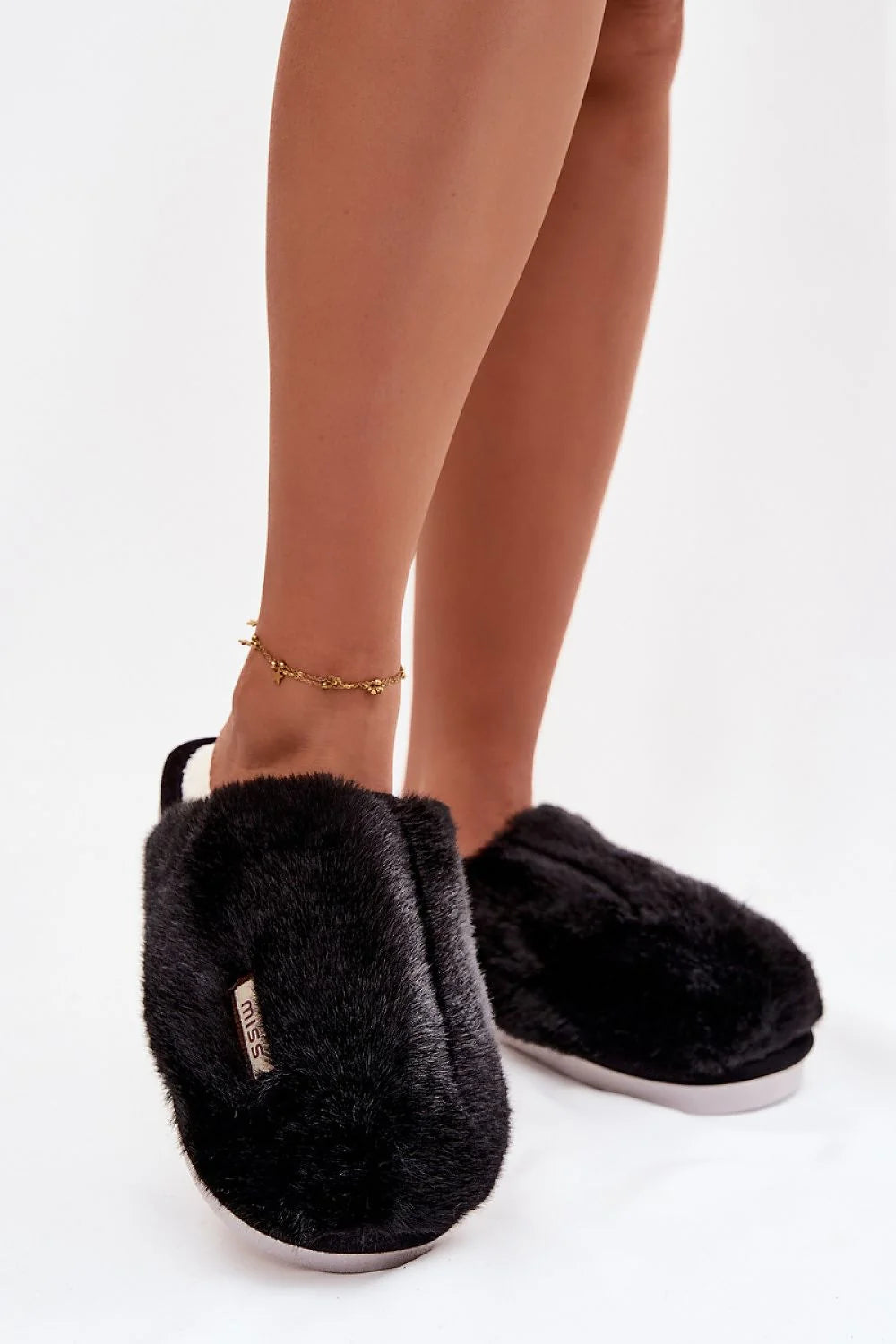 chaussons mules femme fausse fourrure noir pelucheux doublure moelleuse semelle épaisse gris antidérapante souple stable slipon confortable chauffant détente élégant